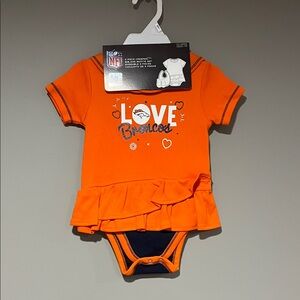NFL Broncos Creeper, Bib & Bootie Set.